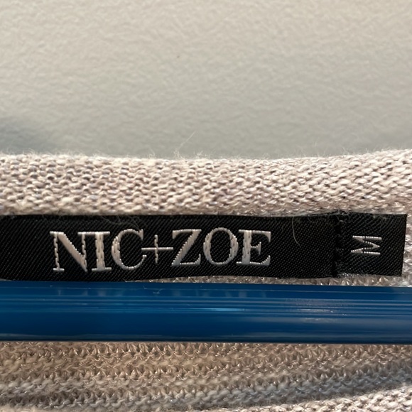 Light weight size medium gray/light beige. - Picture 2 of 2